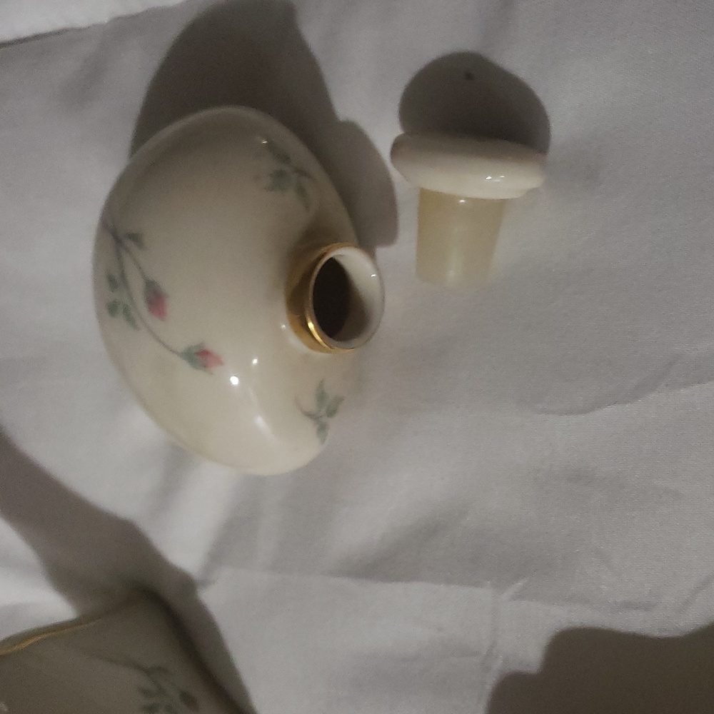 Lenox - Picture 2 of 4